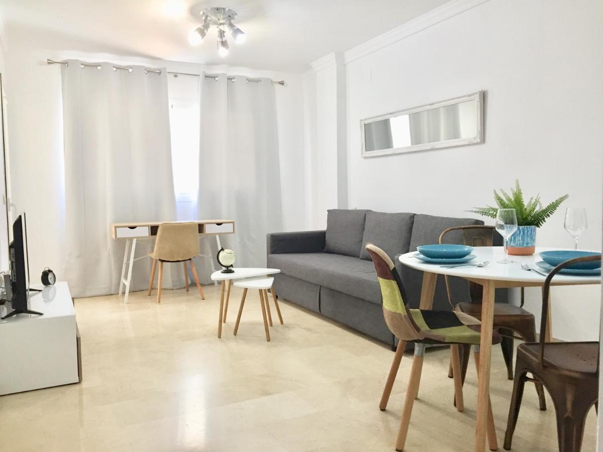 Royal Dreams & Costa Del Sol Apartment Málaga